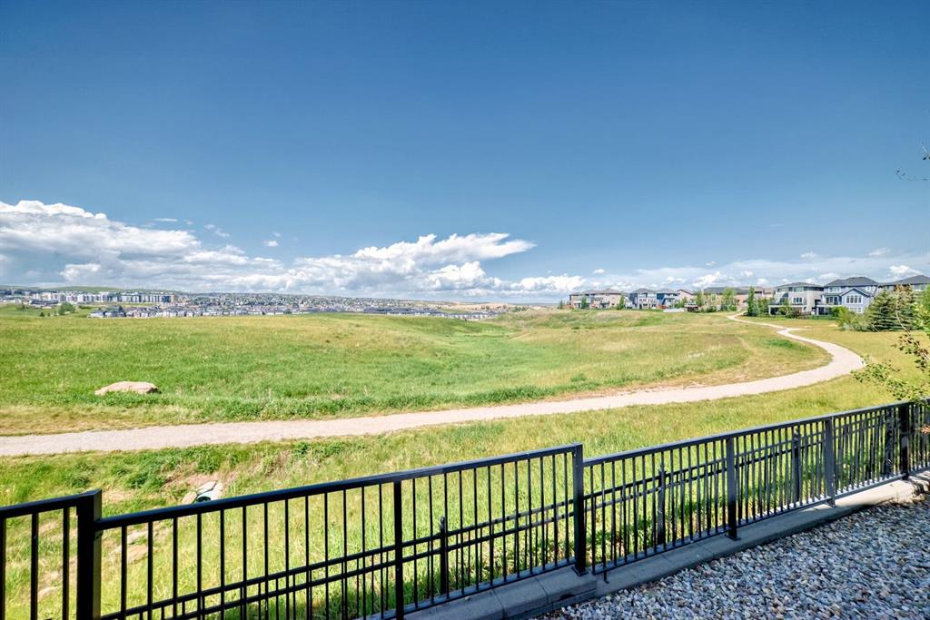 Picture of 905 Evansridge Park NW, Calgary Real Estate Listing