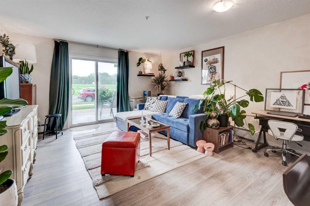 Picture of 104, 174 Railway Street N, Okotoks Real Estate Listing