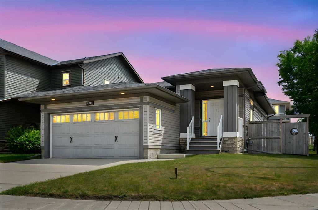Picture of 1402 Ravenscroft Avenue SE, Airdrie Real Estate Listing