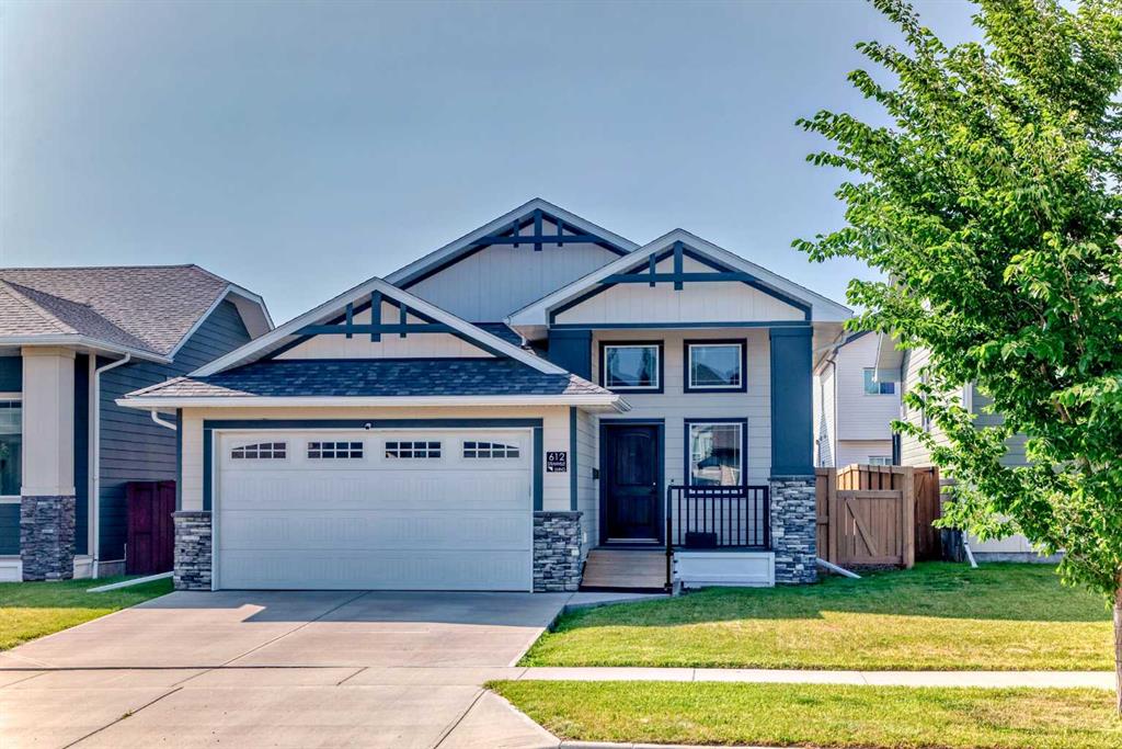 Picture of 612 AQUITANIA Boulevard W, Lethbridge Real Estate Listing