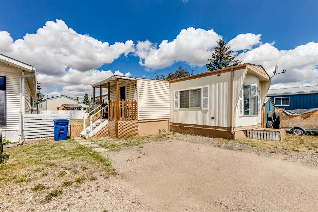 Picture of 7, 649 Main Street N, Airdrie Real Estate Listing