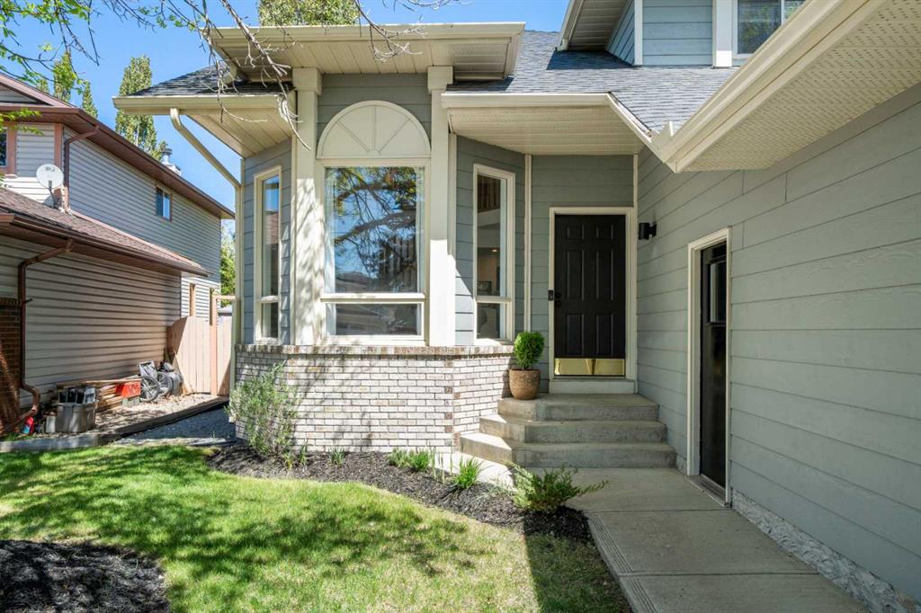 Picture of 68 Sunvista Place SE, Calgary Real Estate Listing