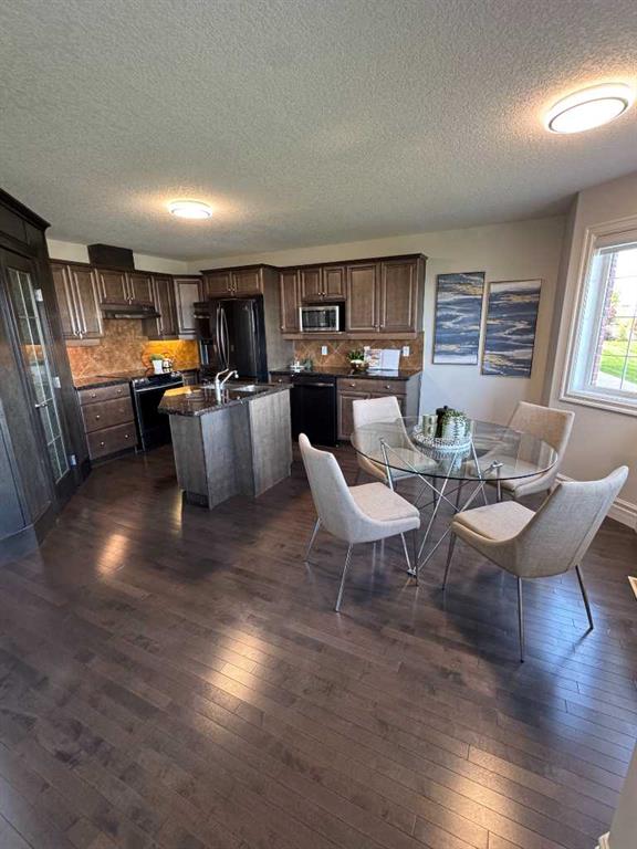 Picture of 43 PROMINENCE Path SW, Calgary Real Estate Listing