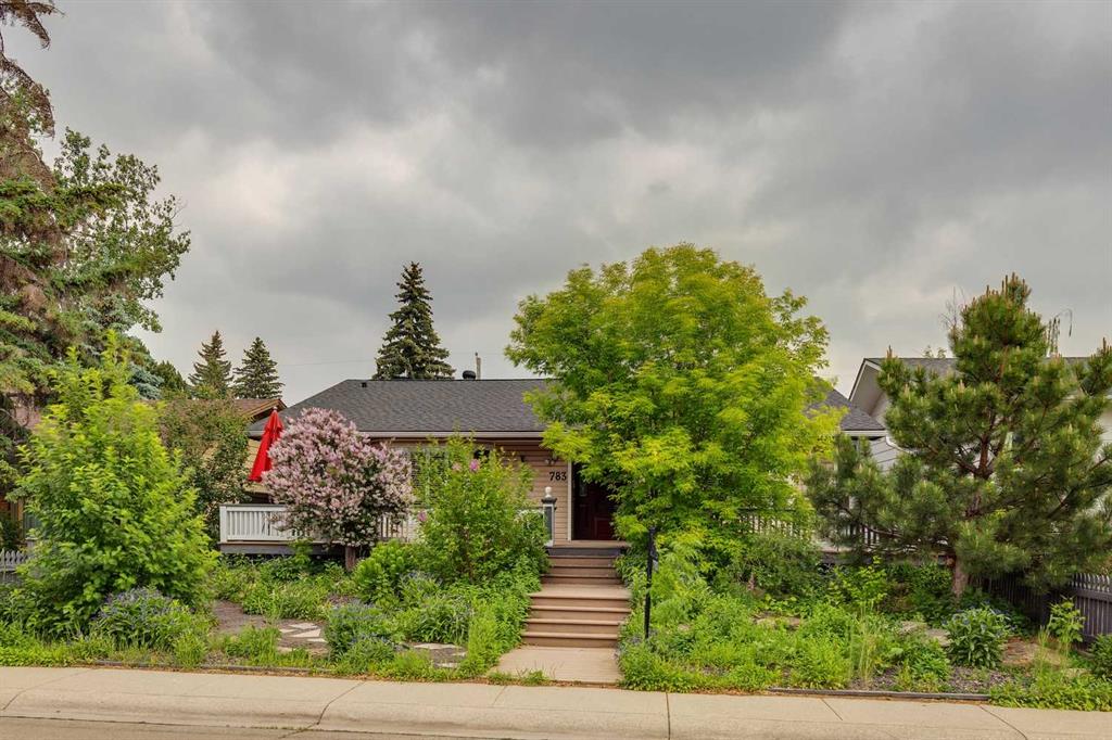 Picture of 783 Lake Twintree Crescent SE, Calgary Real Estate Listing