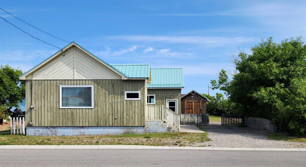 Picture of 317 1st Street , Lundbreck Real Estate Listing