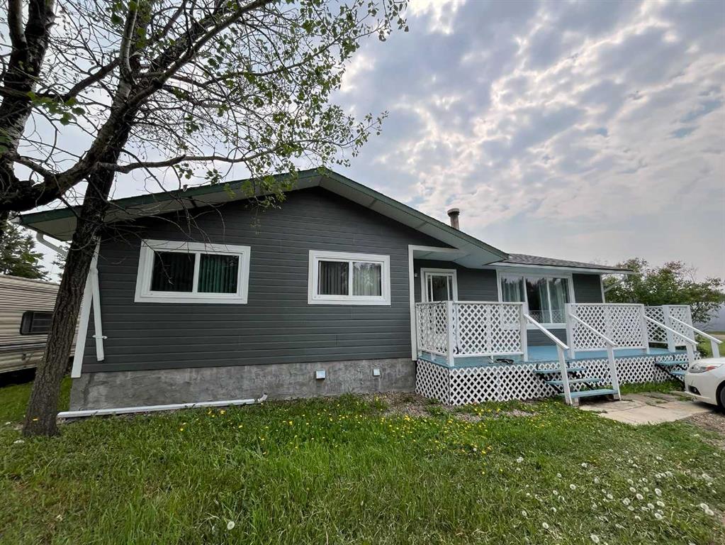 Picture of 85057 90 Range , Rural Two Hills No. 21, County of Real Estate Listing