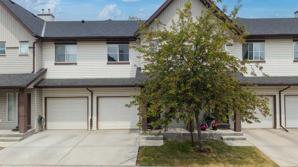 Picture of 25 Everridge Gardens SW, Calgary Real Estate Listing
