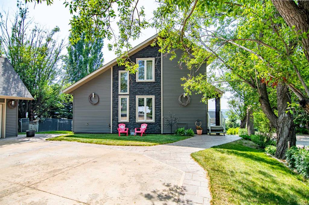 Picture of 5712 60 Street , Rocky Mountain House Real Estate Listing