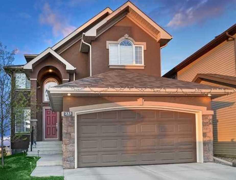 Picture of 233 Pantego Road NW, Calgary Real Estate Listing