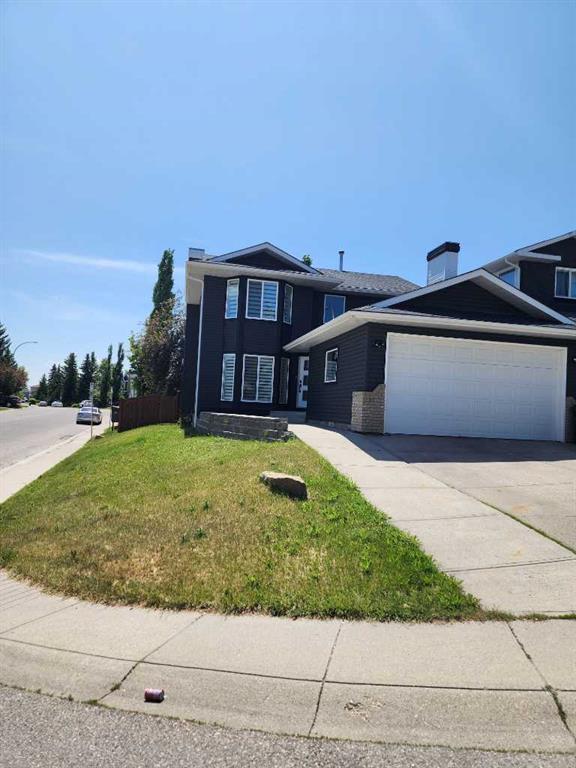 Picture of 112 Christie Park Manor SW, Calgary Real Estate Listing