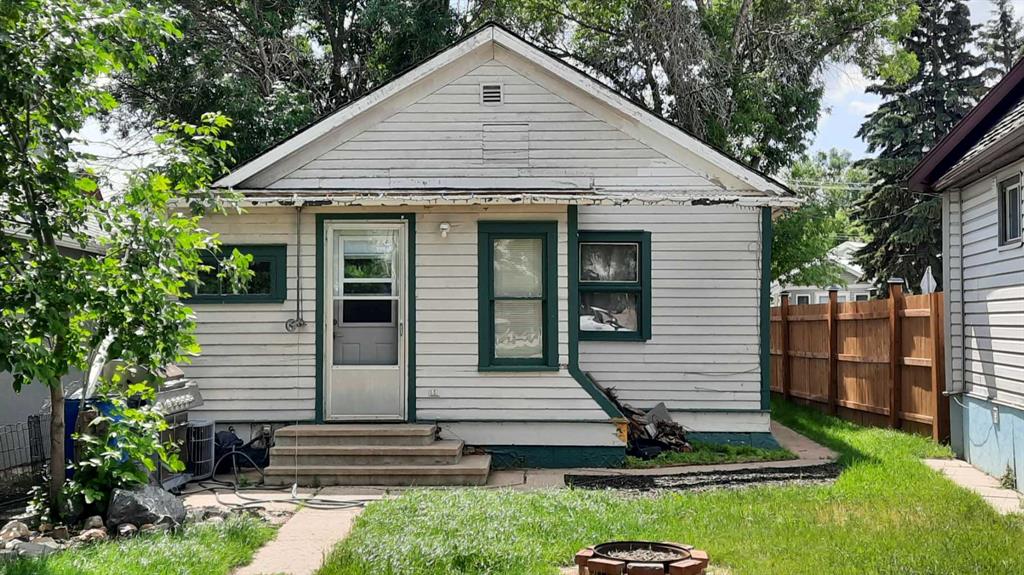 Picture of 140 Centre Street , Drumheller Real Estate Listing