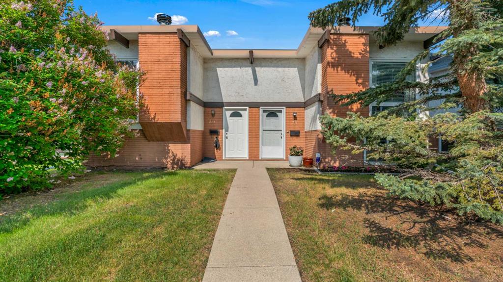 Picture of 211 Pinemont Road NE, Calgary Real Estate Listing
