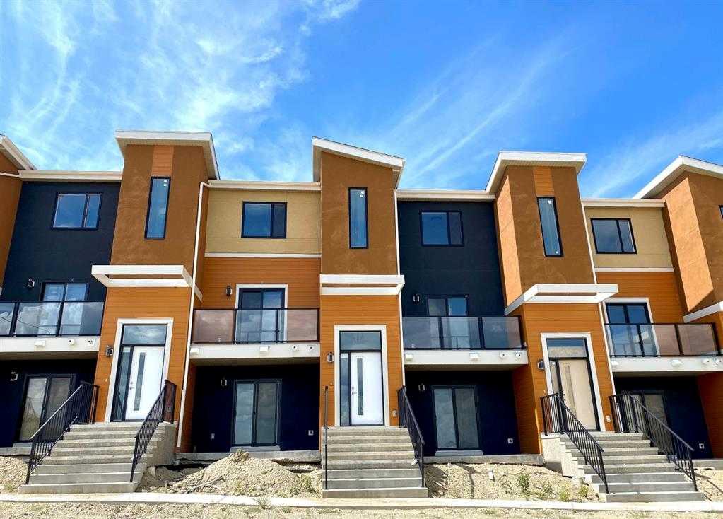 Picture of 333 Sage Hill Circle NW, Calgary Real Estate Listing