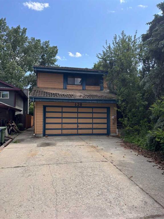 Picture of 128 Deermoss Crescent SE, Calgary Real Estate Listing