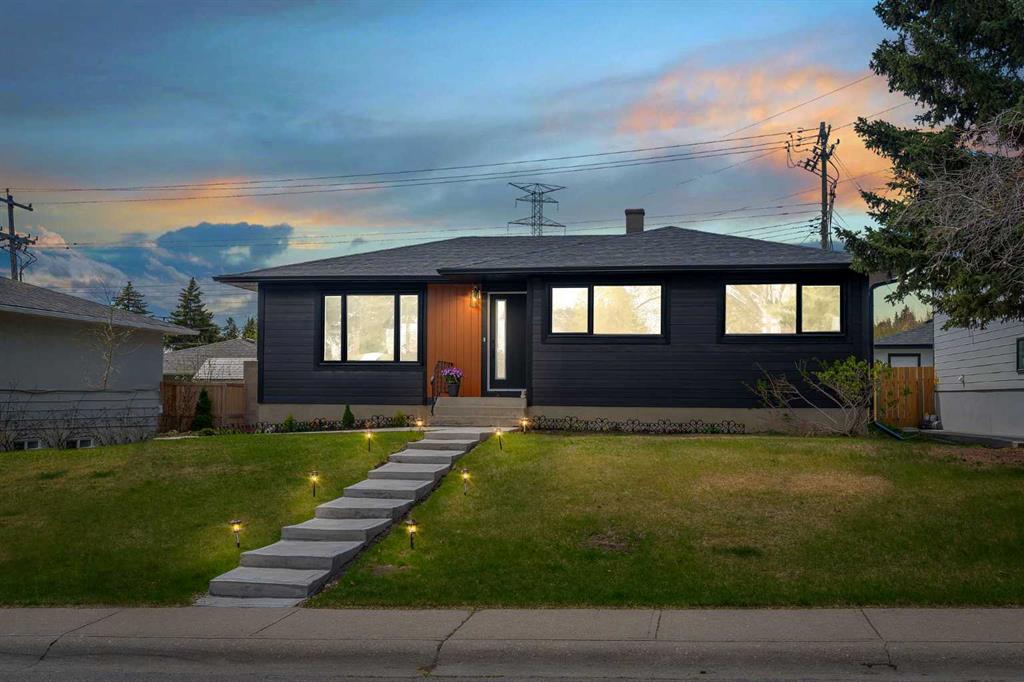 Picture of 195 Westview Drive SW, Calgary Real Estate Listing