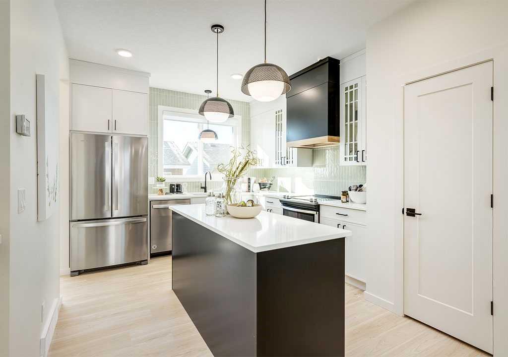 Picture of 42 Starling Boulevard NW, Calgary Real Estate Listing