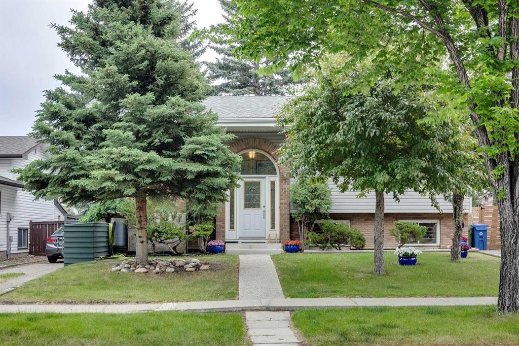 Picture of 712 Brookpark Drive SW, Calgary Real Estate Listing