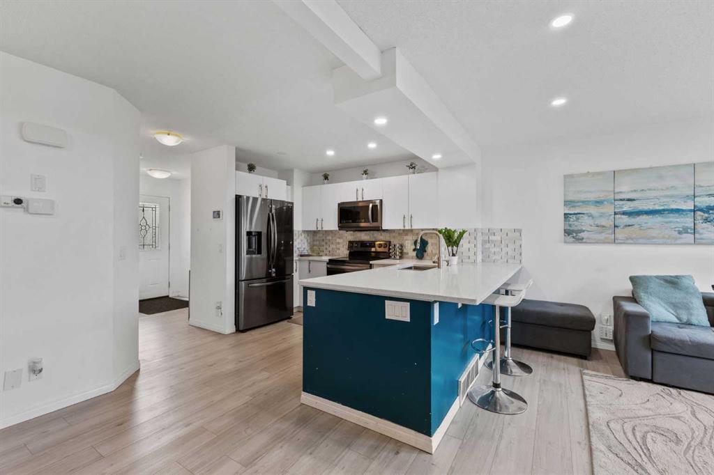 Picture of 205 Luxstone Way SW, Airdrie Real Estate Listing