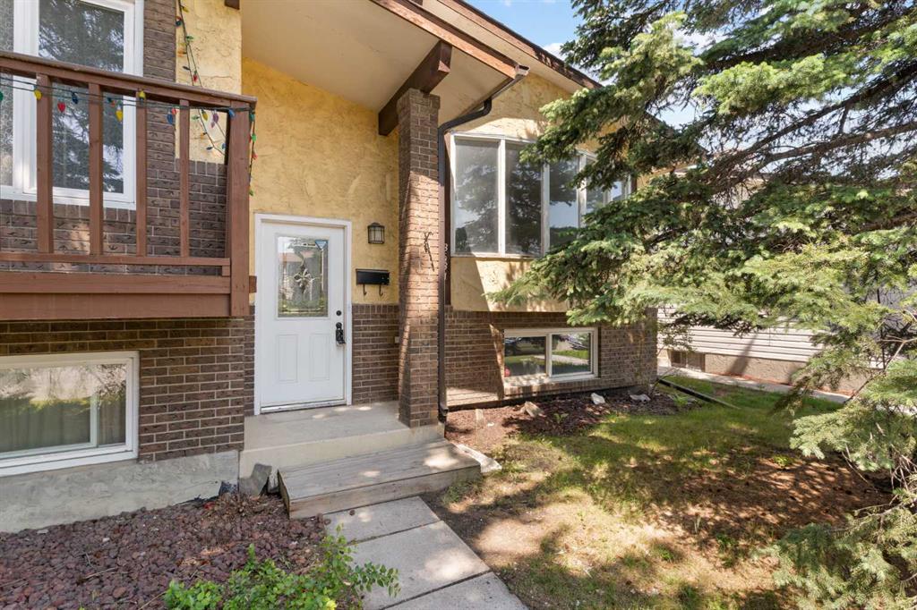 Picture of 3631 Cedarille Drive SW, Calgary Real Estate Listing
