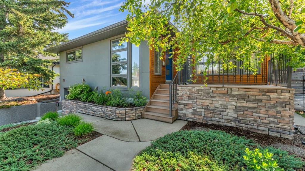 Picture of 2820 49 Street SW, Calgary Real Estate Listing