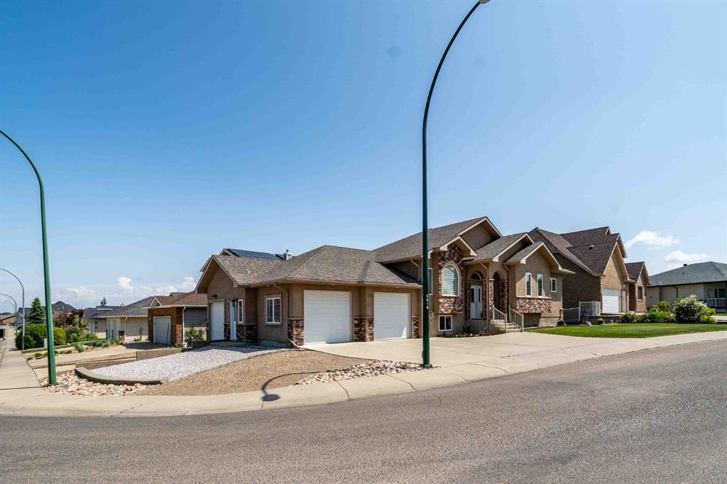 Picture of 75 Sunset Road SW, Medicine Hat Real Estate Listing