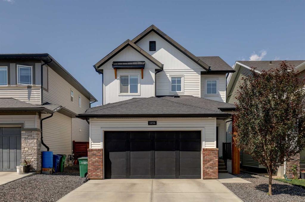 Picture of 1056 Chinook Gate Heath SW, Airdrie Real Estate Listing