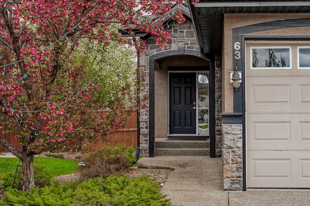 Picture of 63 Cranleigh Close SE, Calgary Real Estate Listing