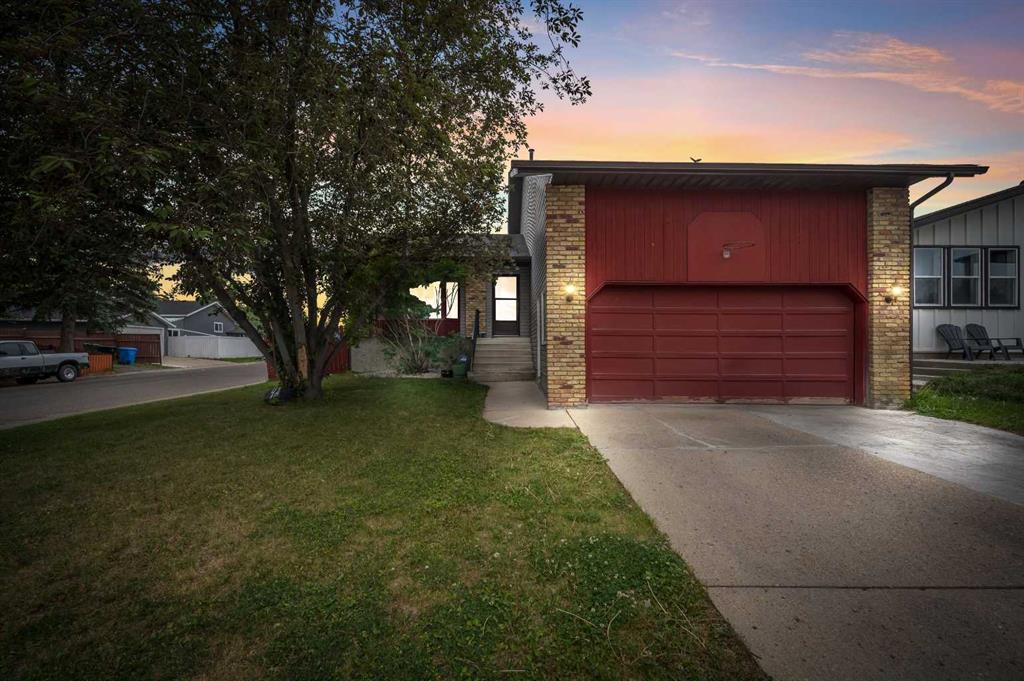 Picture of 48 Castleglen Court NE, Calgary Real Estate Listing