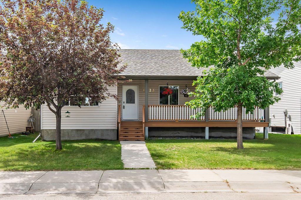 Picture of 1923 Strathcona Terrace , Strathmore Real Estate Listing