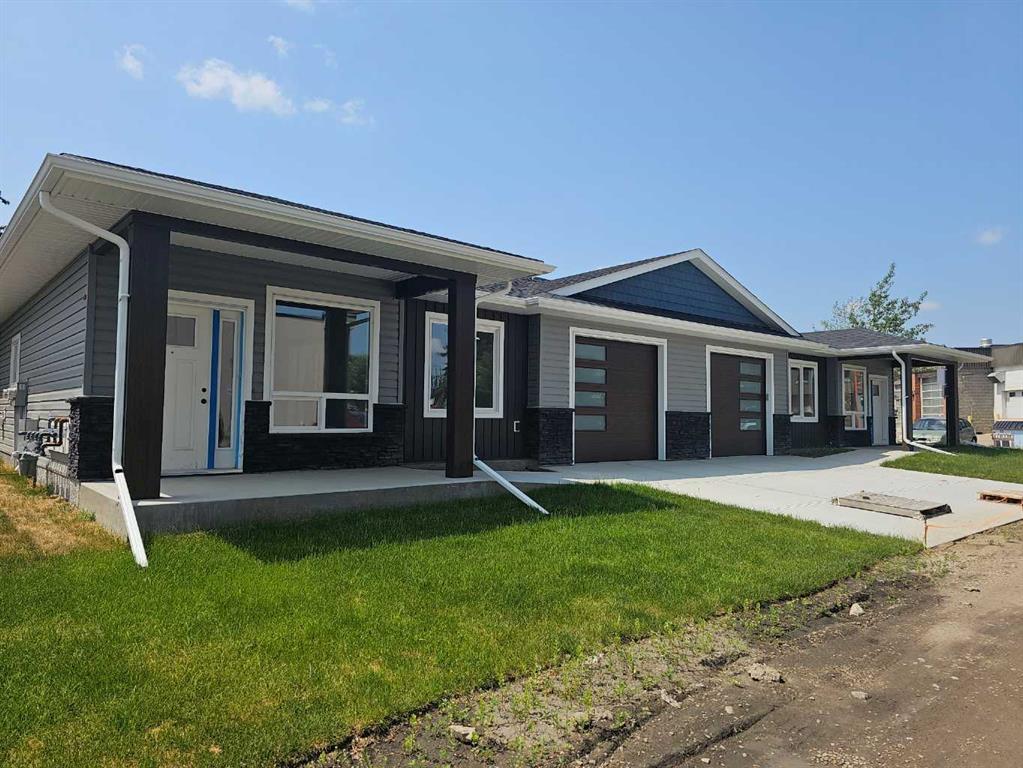 Picture of #3, 4738 49A Avenue , Lacombe Real Estate Listing