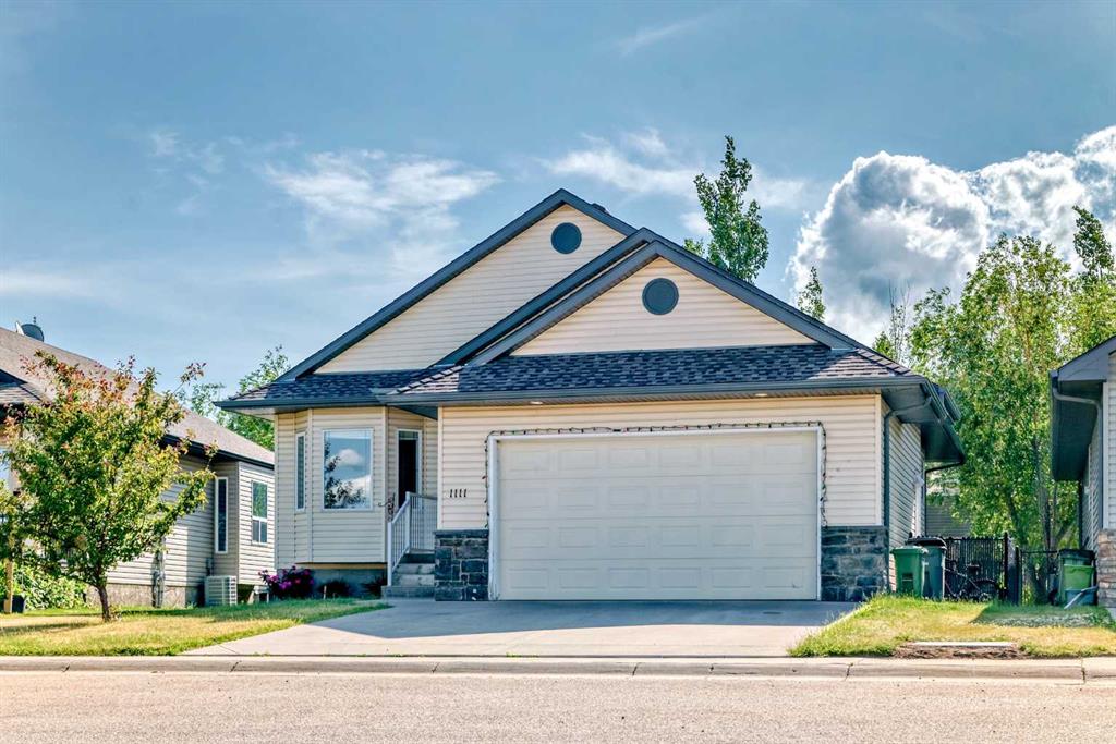 Picture of 1111 Westmount Drive , Strathmore Real Estate Listing