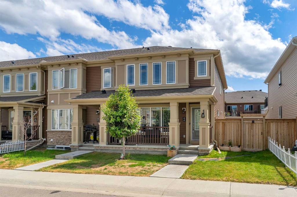 Picture of 215 Windford Crescent SW, Airdrie Real Estate Listing