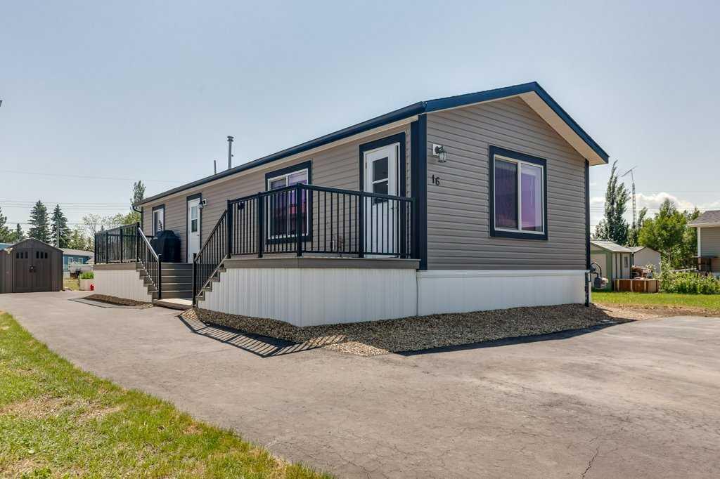 Picture of 16 Trochu Avenue , Trochu Real Estate Listing