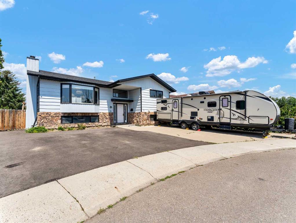 Picture of 16 Iris Court SE, Medicine Hat Real Estate Listing