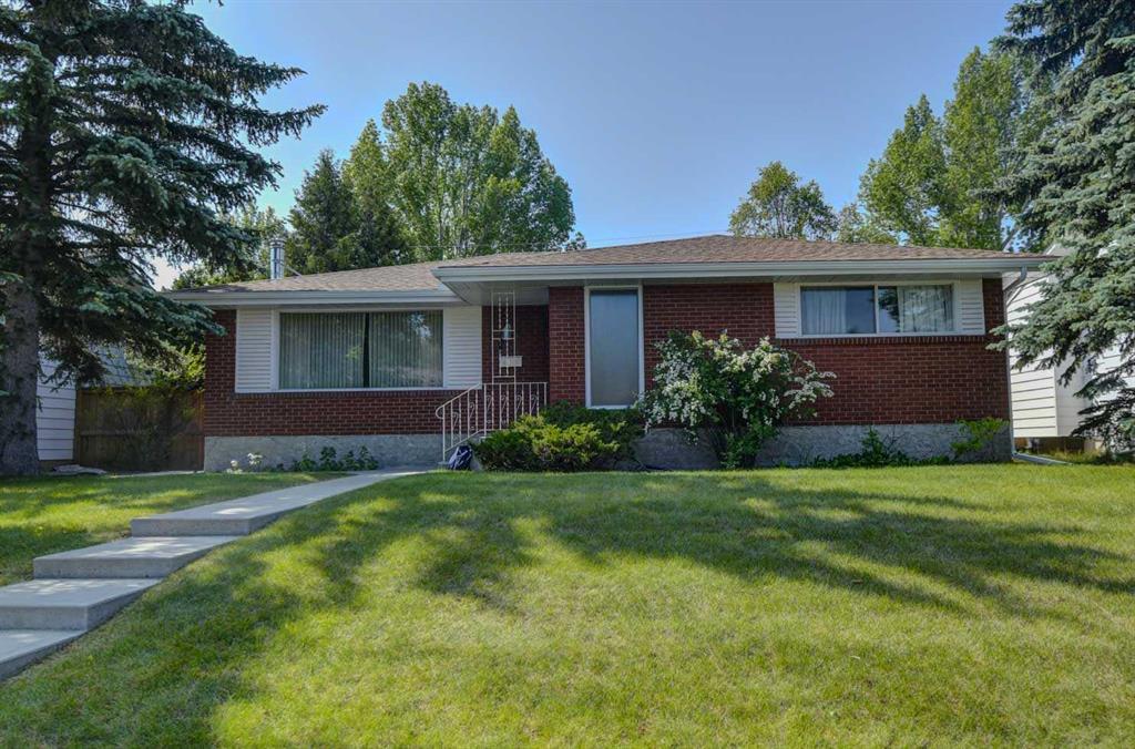 Picture of 4043 Dalarna Bay NW, Calgary Real Estate Listing