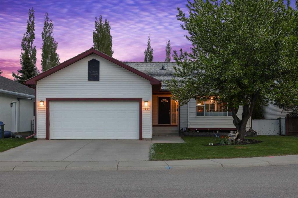 Picture of 11 Strathmore Lakes Crescent , Strathmore Real Estate Listing