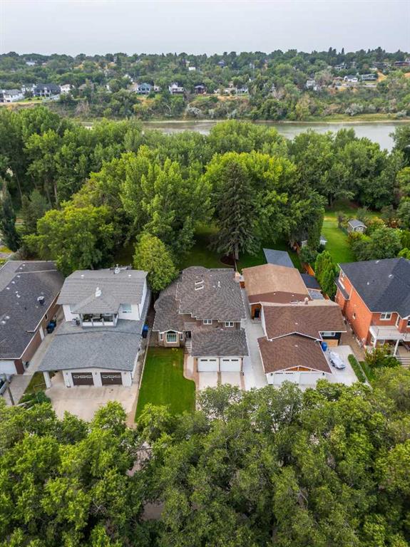 Picture of 137 1 Street NW, Medicine Hat Real Estate Listing