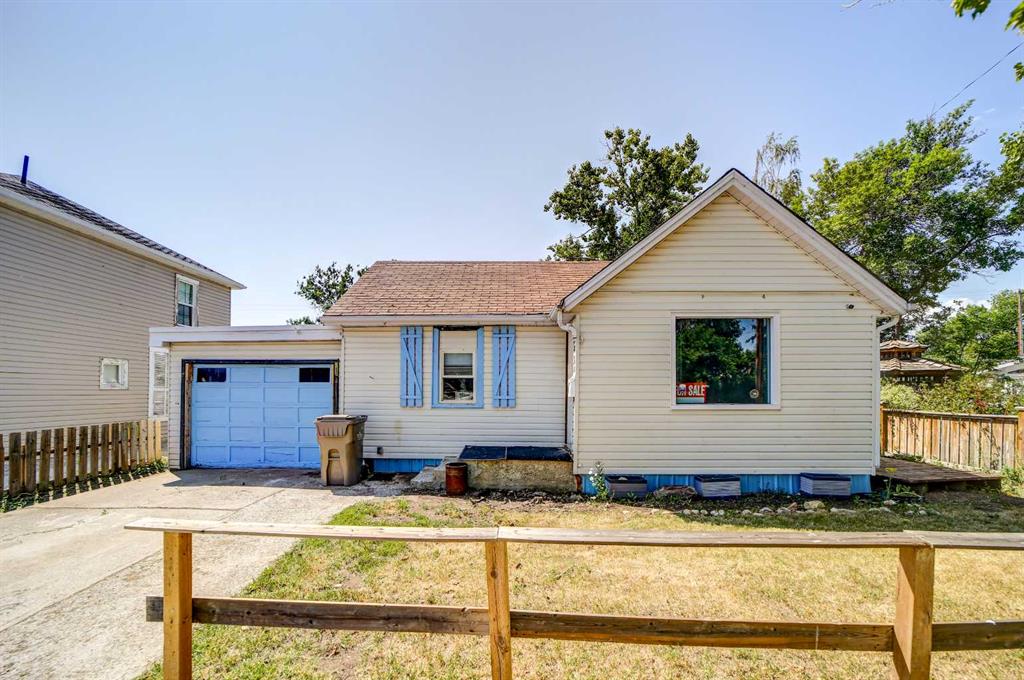 Picture of 220 Dufferin Street , Granum Real Estate Listing