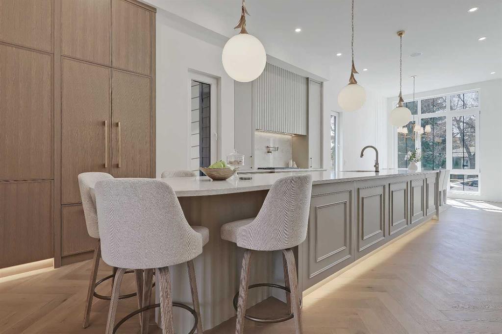 Picture of 2322 54 Avenue SW, Calgary Real Estate Listing