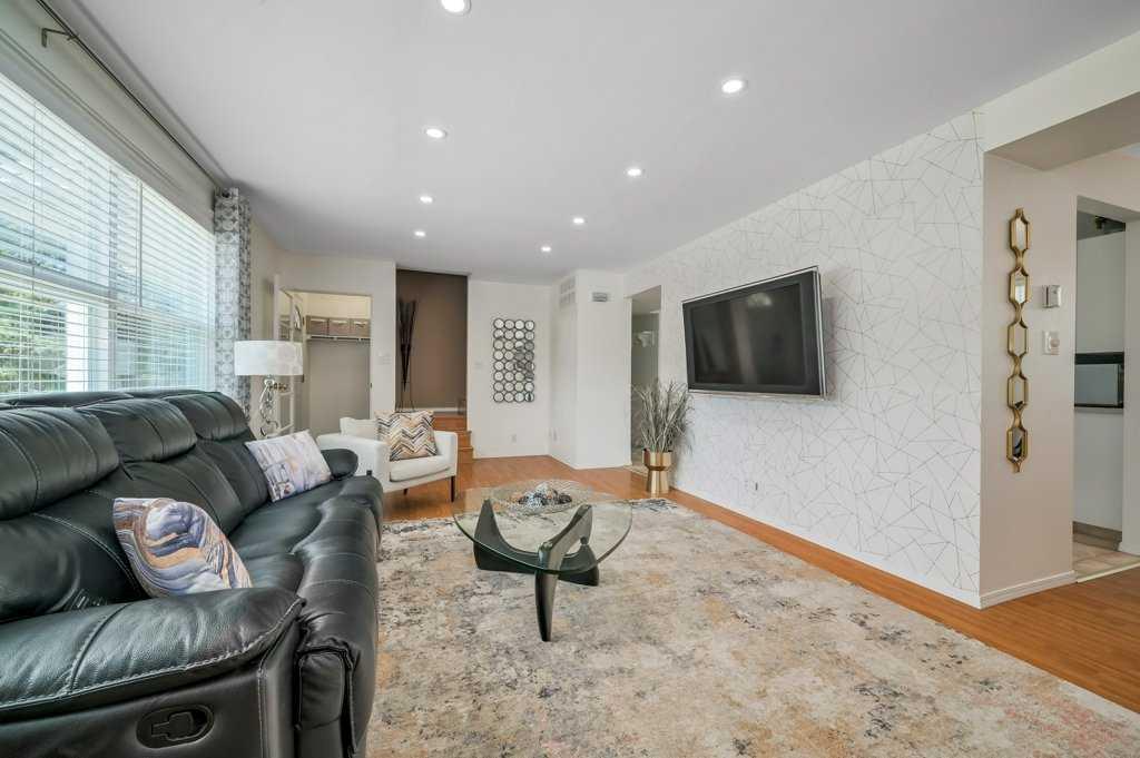 Picture of 668 Merrill Drive NE, Calgary Real Estate Listing