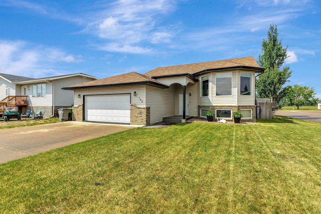 Picture of 102 5 Avenue , Lashburn Real Estate Listing