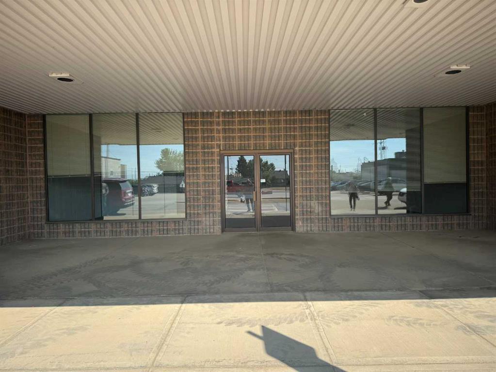 Picture of 5010 54 Avenue , Grimshaw Real Estate Listing