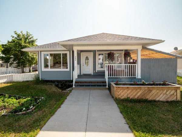 Picture of 242 1st Street W, Cardston Real Estate Listing
