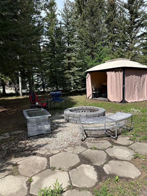 Picture of 109, 200 4 Avenue SW, Sundre Real Estate Listing