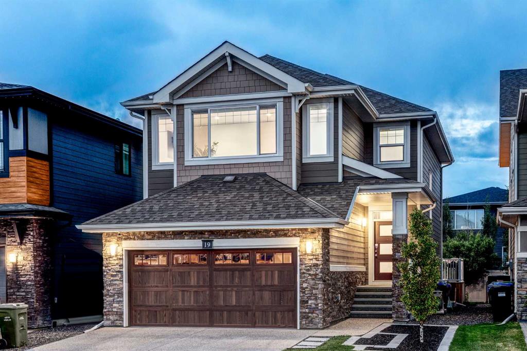 Picture of 19 WEST GROVE Place SW, Calgary Real Estate Listing