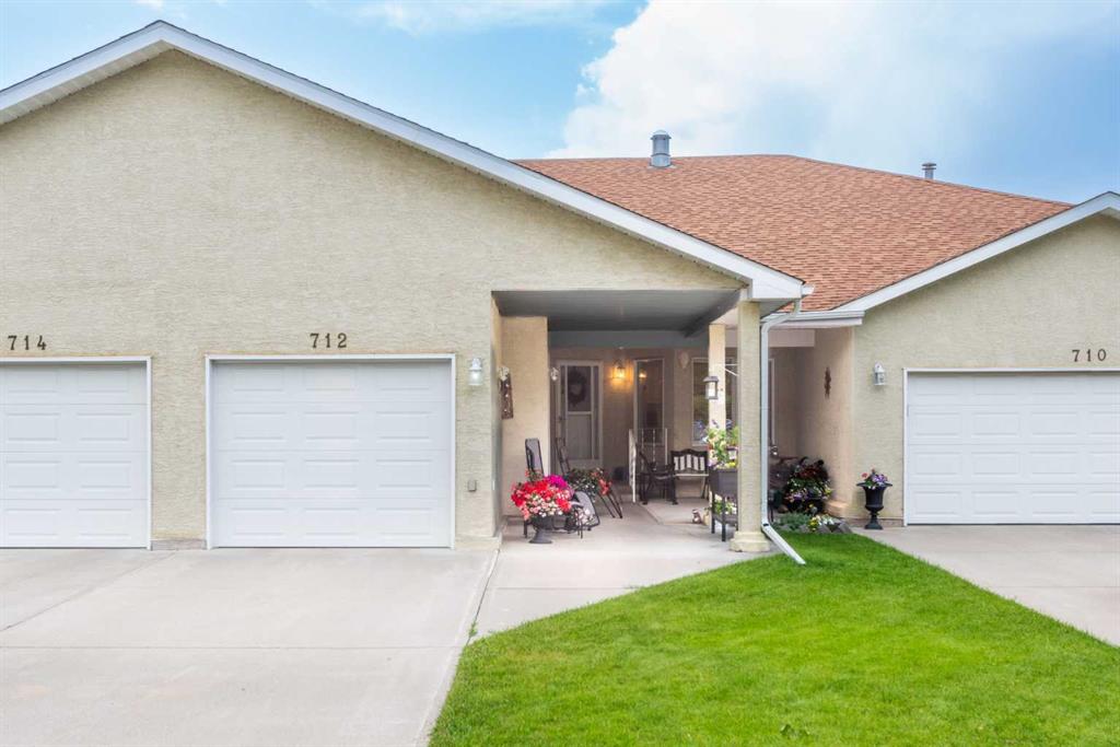 Picture of 712 Centre Street , Vulcan Real Estate Listing