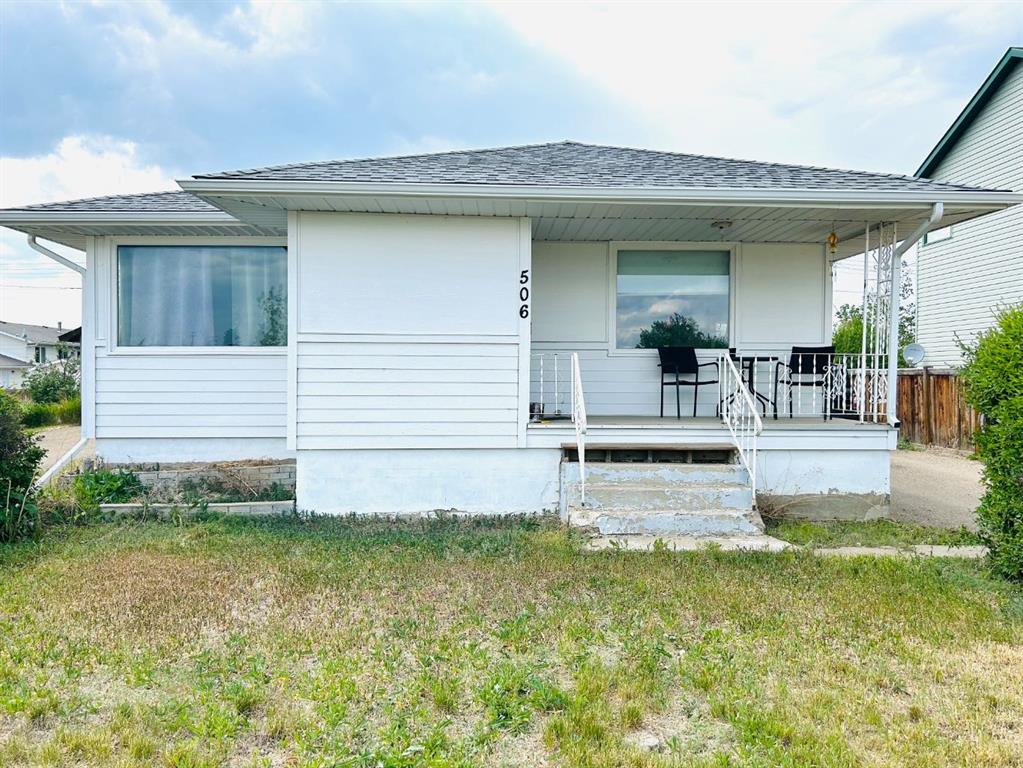 Picture of 506 Main Street , Oyen Real Estate Listing