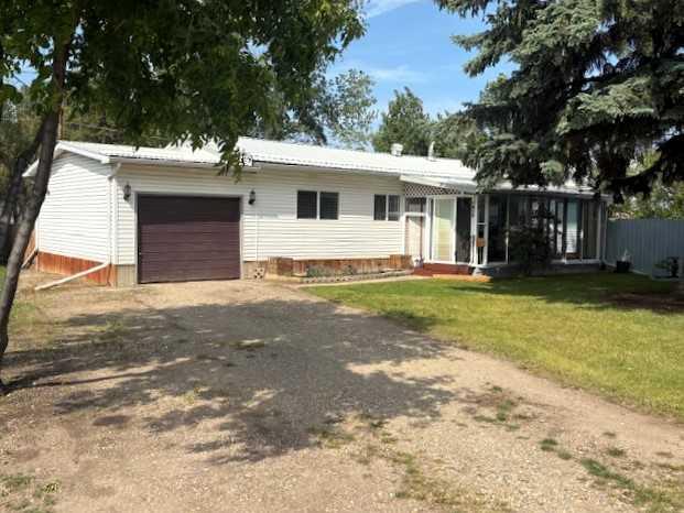 Picture of 1810 Anderson Place , Didsbury Real Estate Listing