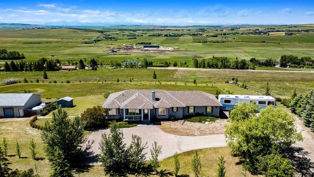 Picture of 434223 Clear Mountain Drive E, Rural Foothills County Real Estate Listing