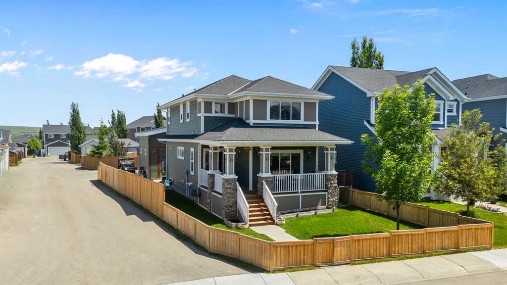 Picture of 97 River Heights Crescent , Cochrane Real Estate Listing
